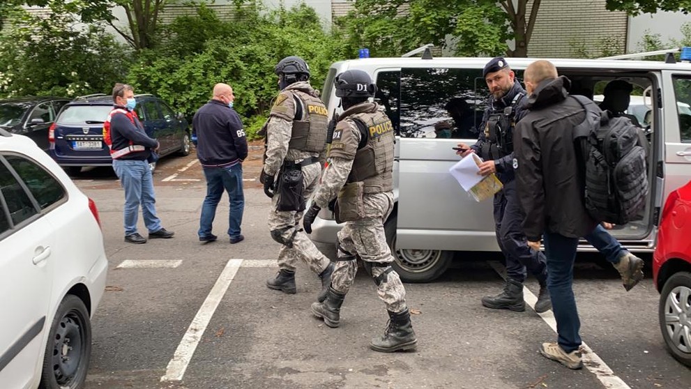 Policejní zásahovka v pražských Kobylisích - 3
