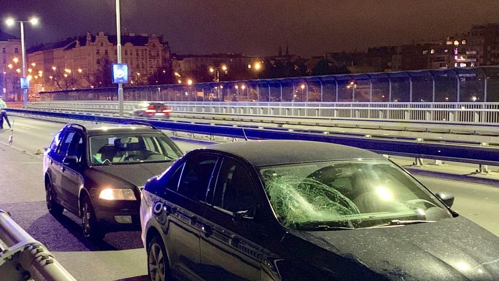 Žena se snažila přeběhnout Nuselský most - 2