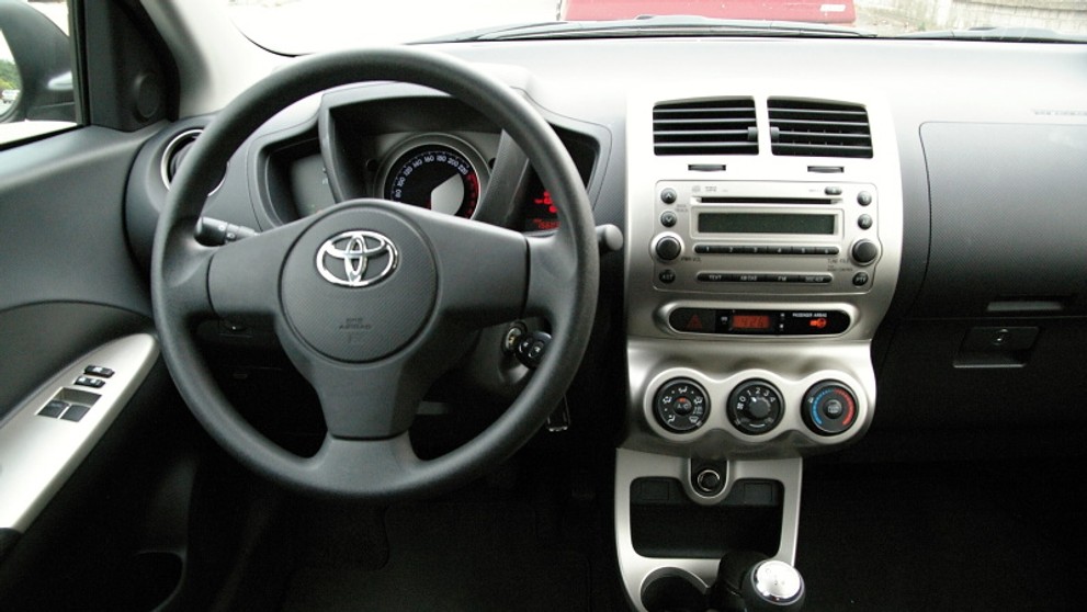 Toyota Urban Cruiser-8