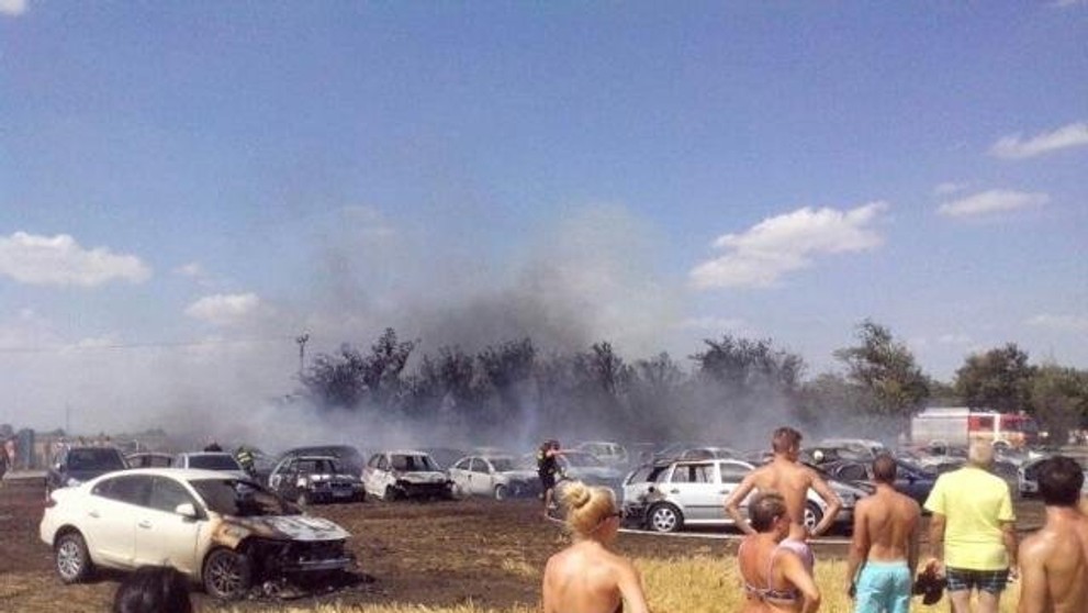 Požár aut na koupališti Vincov les - 4