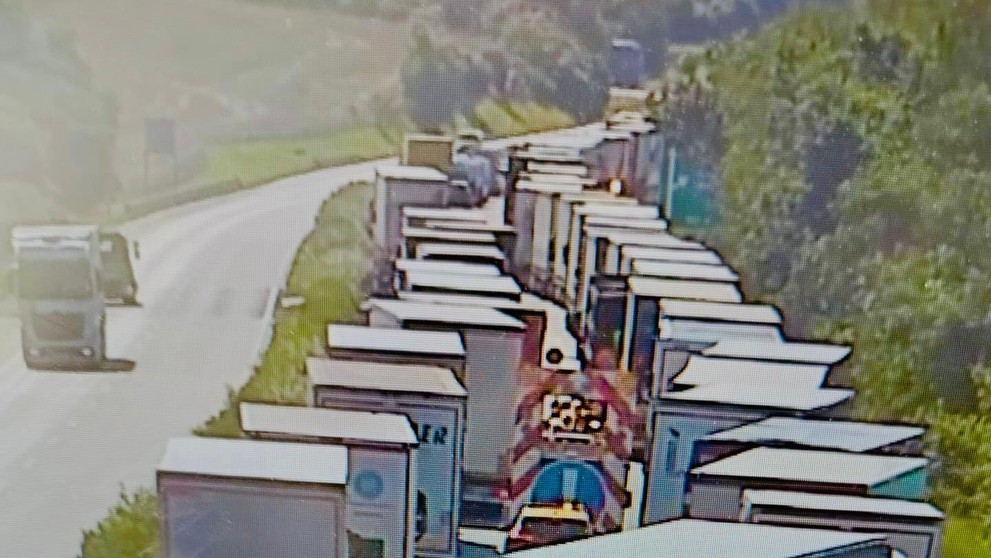 Dopravní nehoda na D5 komplikuje dopravu (1)