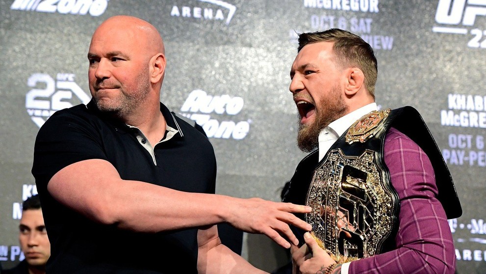 Khabib s Conorem na tiskovce