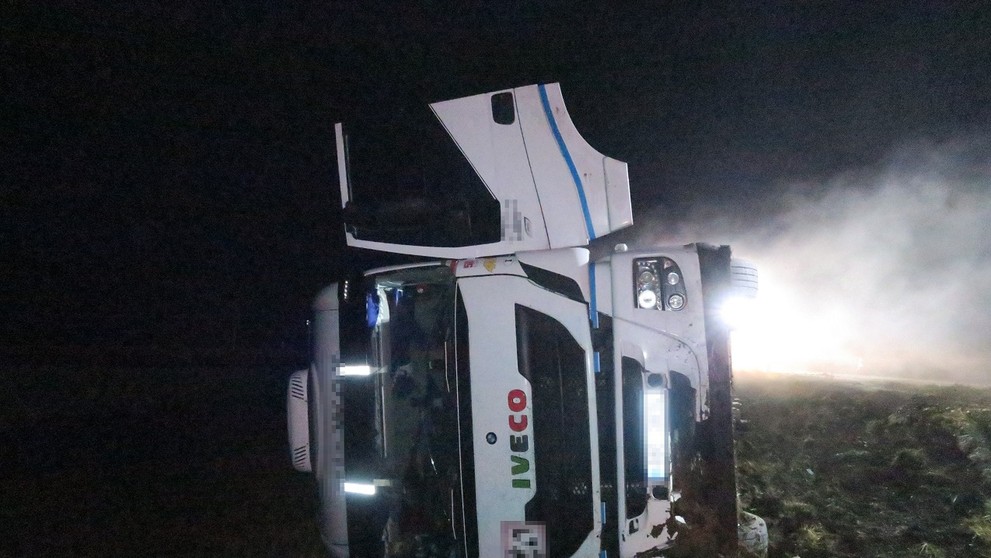 Nehoda kamionu na D35