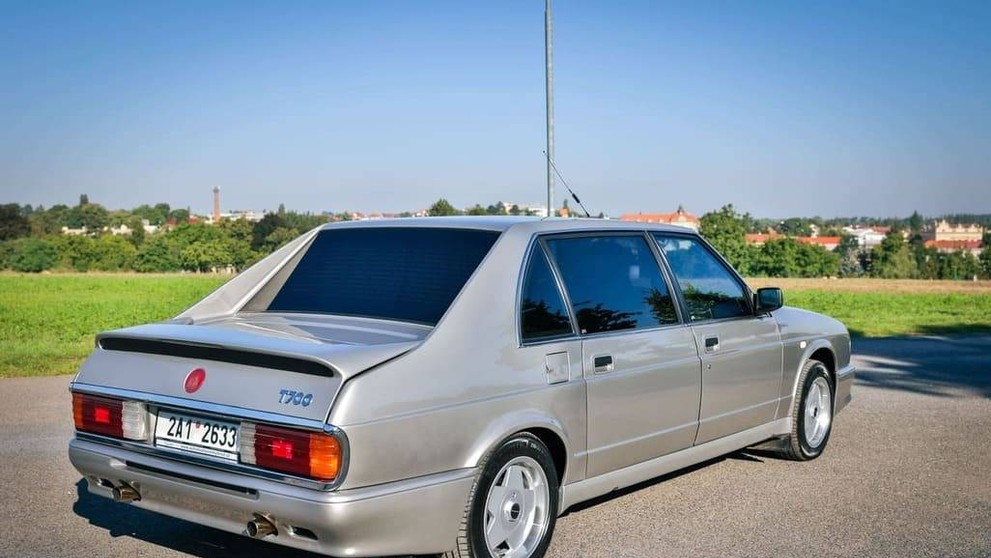 Luxusní Tatra T700 z roku 1996