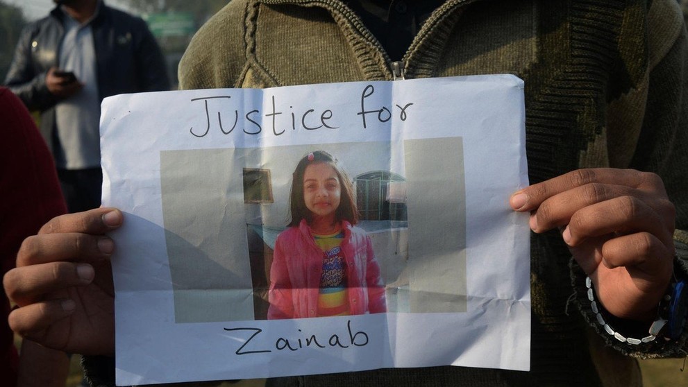 Protesty v Pákistánu kvůli znásilněné dívence - 3