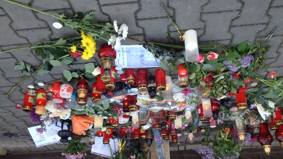 Fanoušci nosí Ivetě dárky - 4