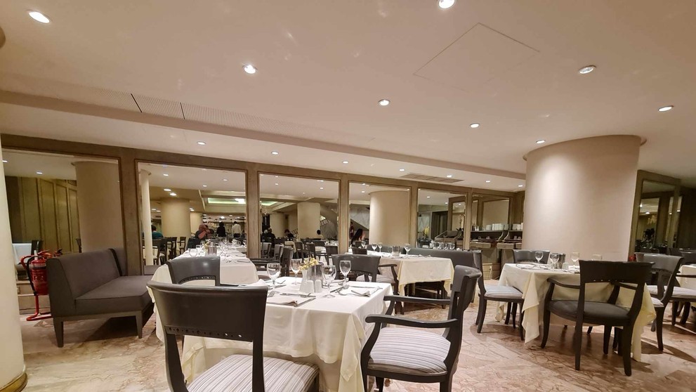 Letecká společnost jim zajistila luxusní hotel