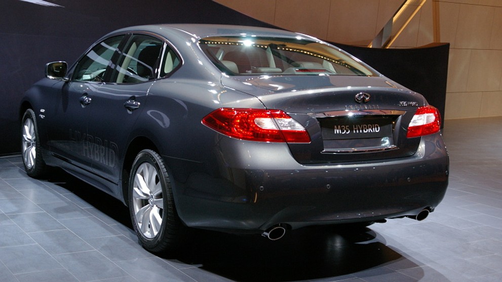 Infiniti M37-2