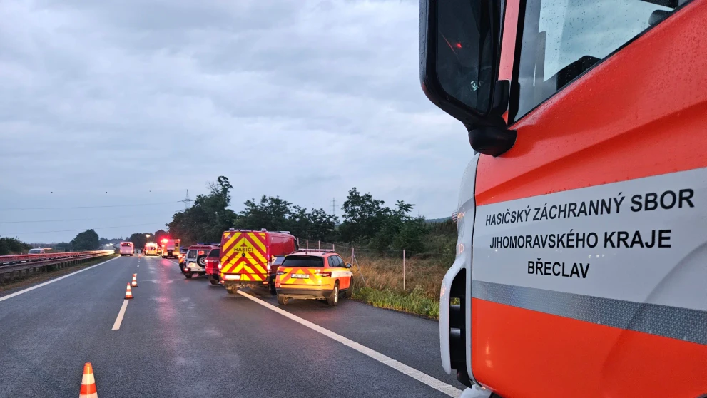 Nehoda autobusu u Hustopečí