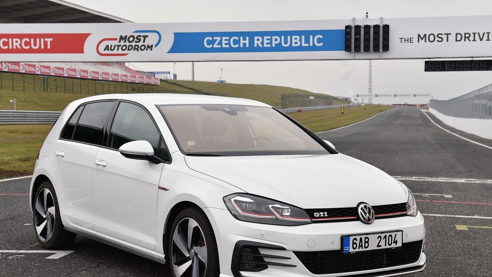 Volkswagen Golf GTI - 2