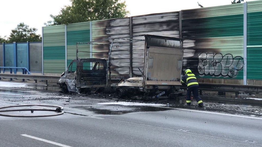 Hořící nákladní auto na Jižní spojce - 3