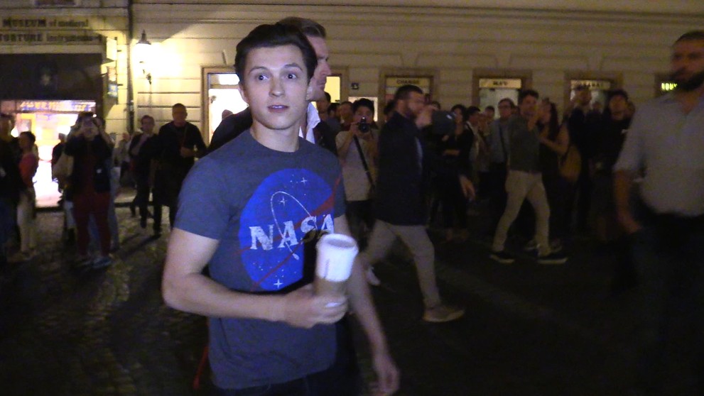 Tom Holland v Praze, natáčí nového Spidermana - 2