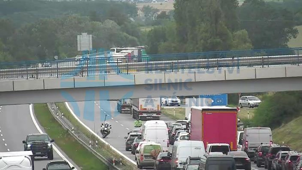 Dopravní nehoda na D2 (1)