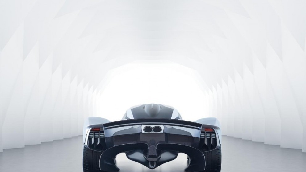 Aston Martin Valkyrie - 20