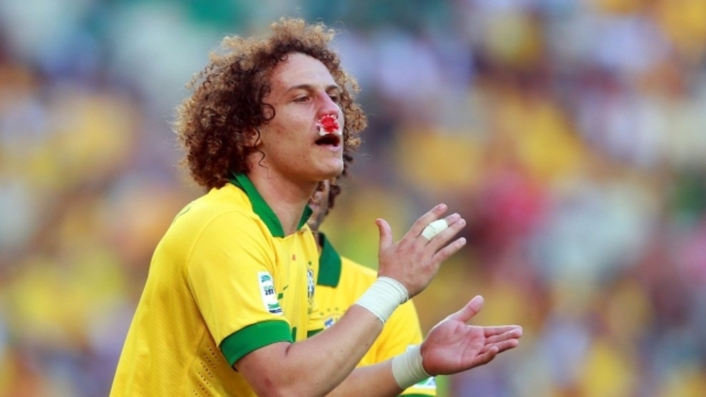 David Luiz a Carles Puyol - 5