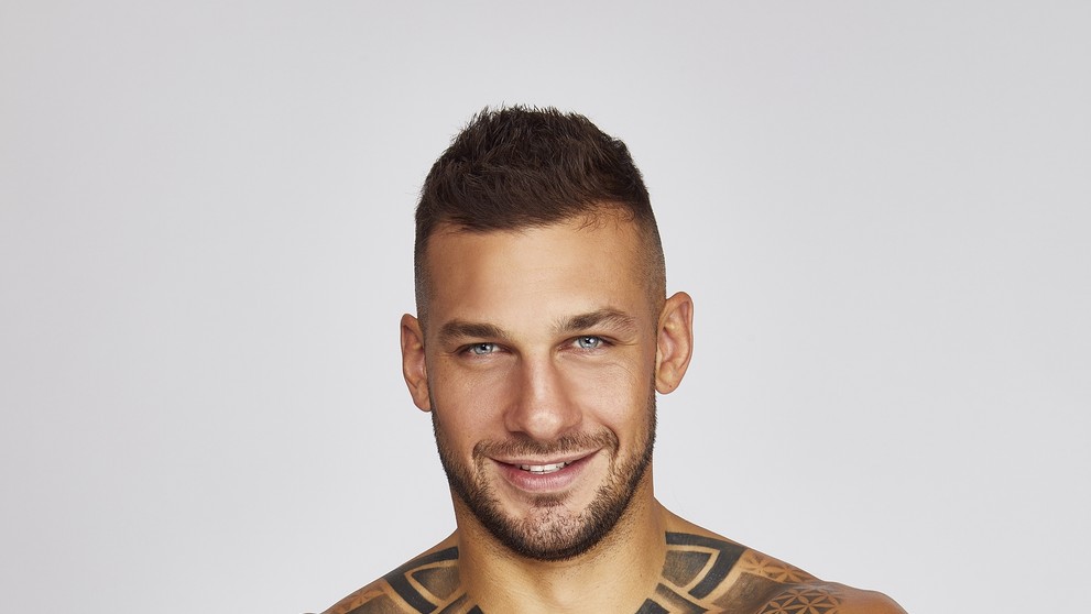 Love Island Sandro 3