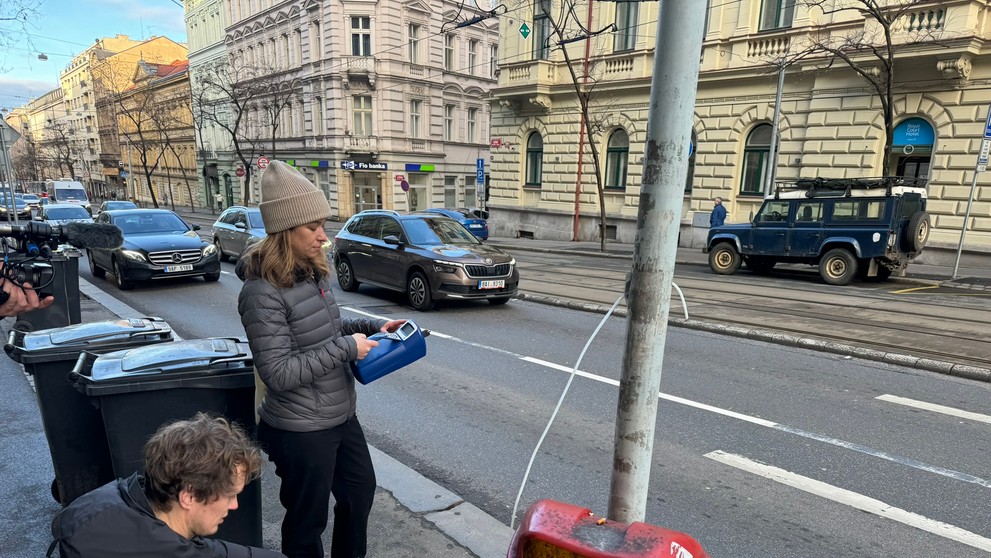 Experti z organizace Senzorvzduchu měřili kvalitu ovzduší v Praze