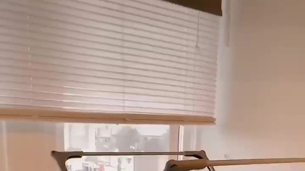 Žena sdílí jednoduchý trik, jak rychle usušit prádlo (4)