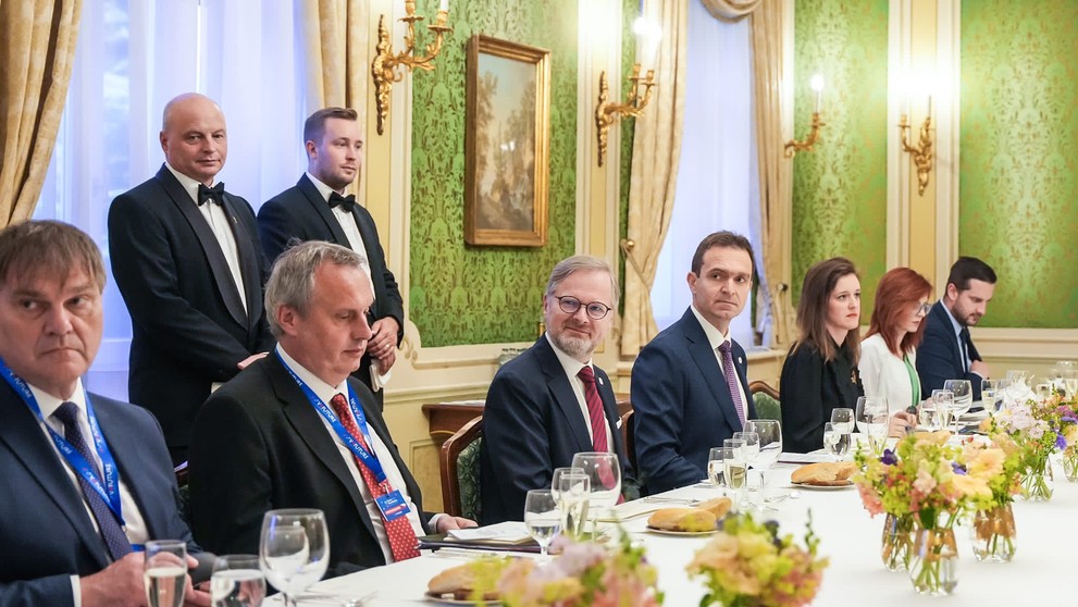 V Bratislavě začalo setkání premiérů zemí V4
