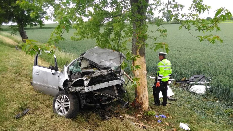 Při nehodě na Litoměřicku zemřeli dva lidé - 3