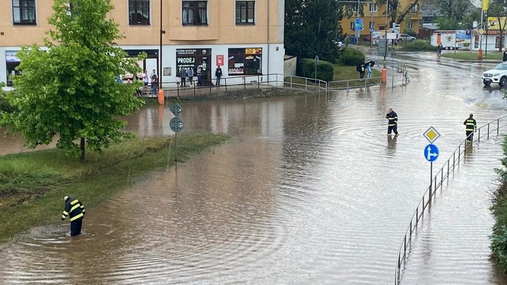 Obří laguna po bouřce v Rakovníku - 9
