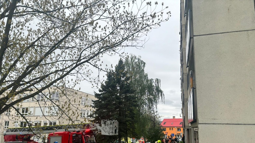 Požár výškové budovy v Děčíně (6)