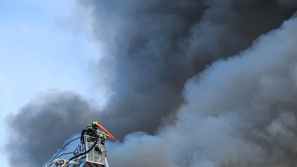 Požár skladu v Brně-Přízřenicích