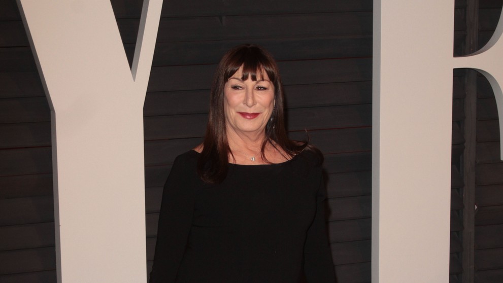 Anjelica Houston - 2
