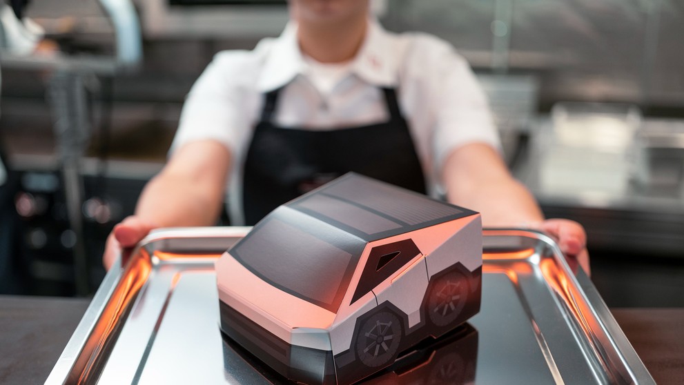 Tesla Diner v Los Angeles