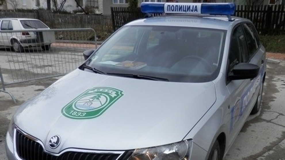 policie - 33