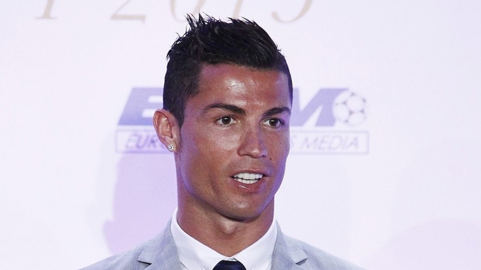Ronaldo si převzal rekordní čtvrtou Zlatou kopačku - 4
