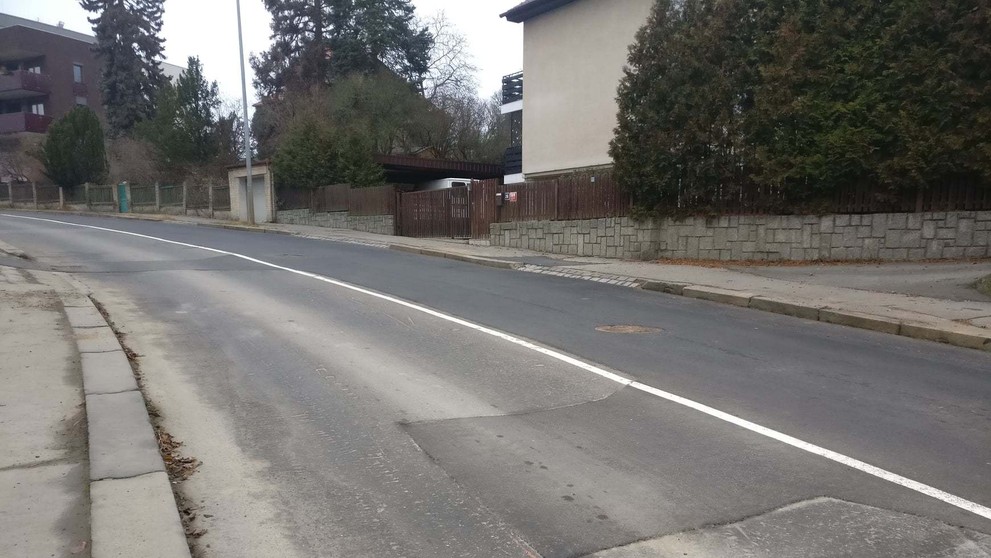 Opravená silnice na Praze 5 - 8
