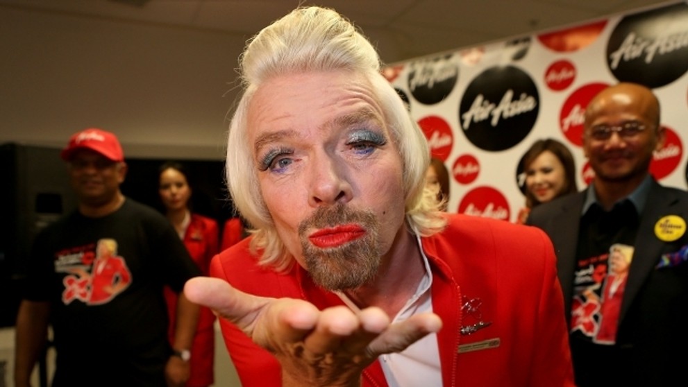 Richard Branson jako vousatá letuška - 2