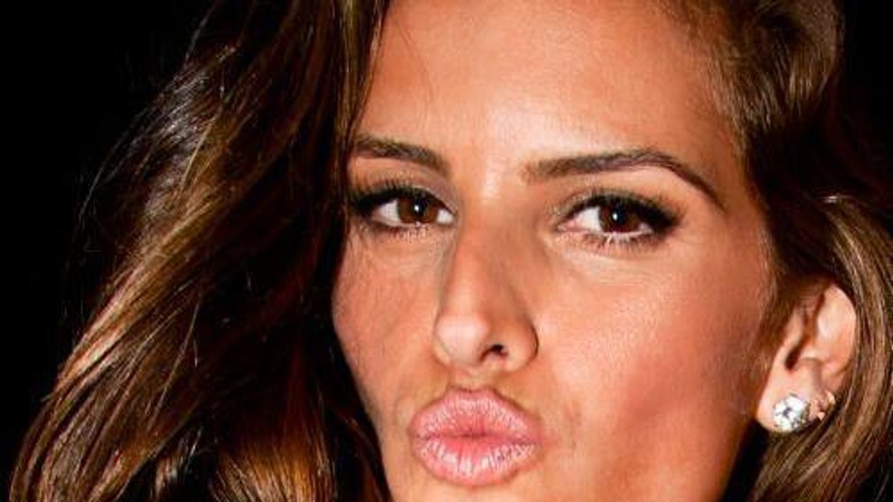 Izabel Goulart - 1