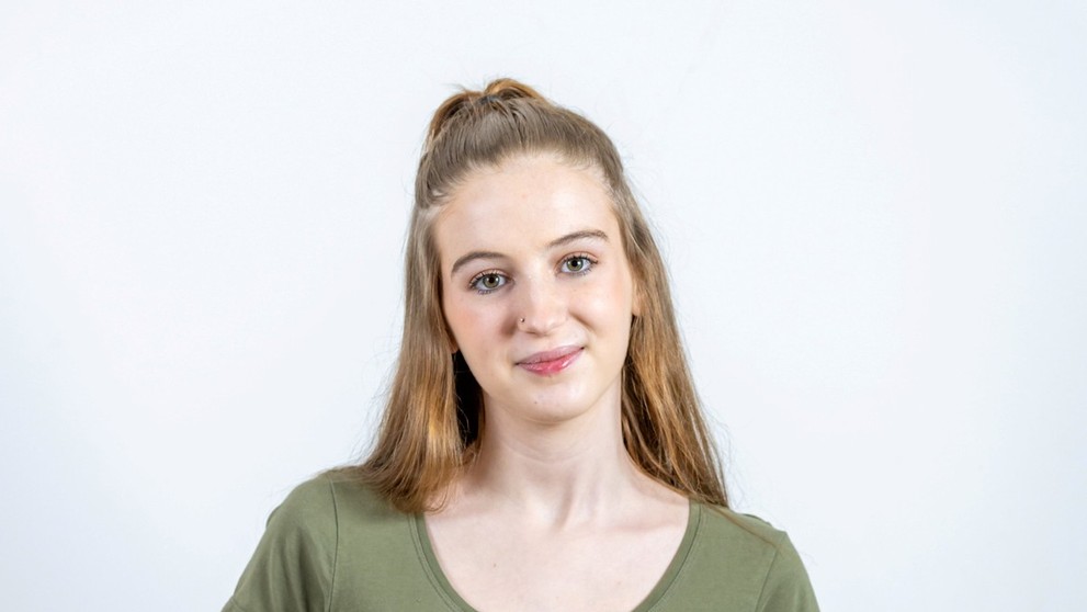 Hollie Colesová