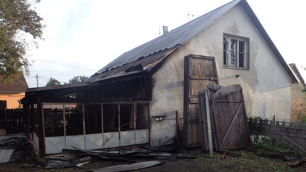 Ve Vítkově na Opavsku shořel dům s uskladněnou pyrotechnikou - 6