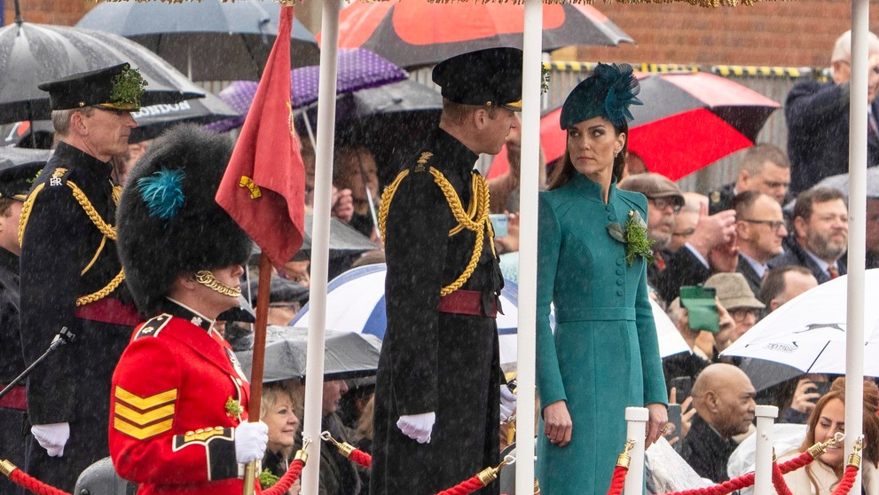Kate a William na oslavách Dne sv. Patrika s Irskými gardami