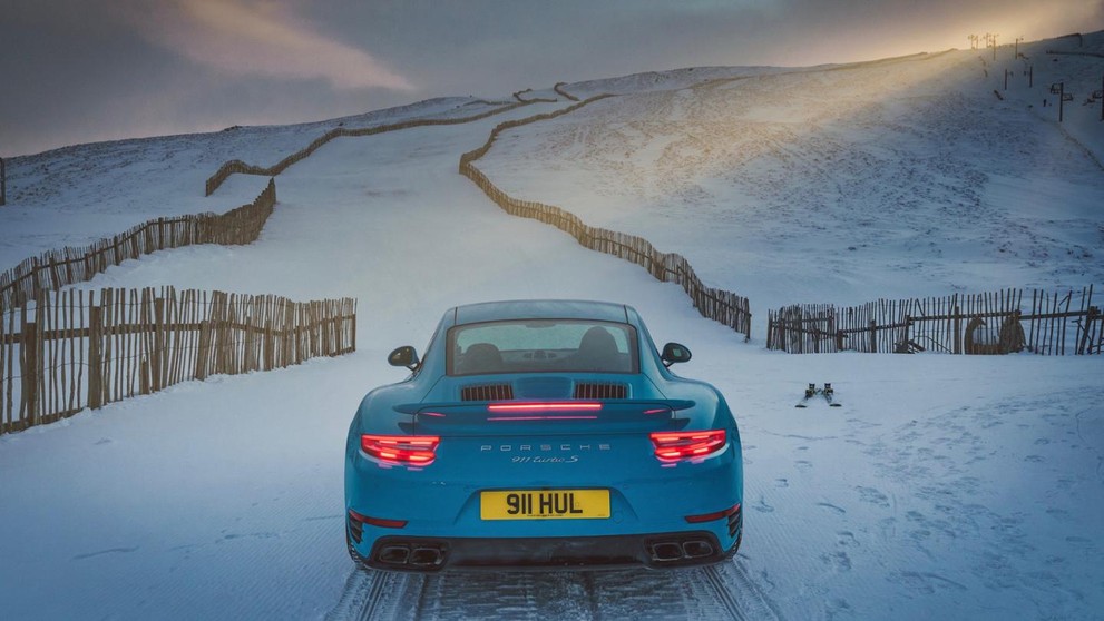 Porsche 911 Turbo S na sjezdovce