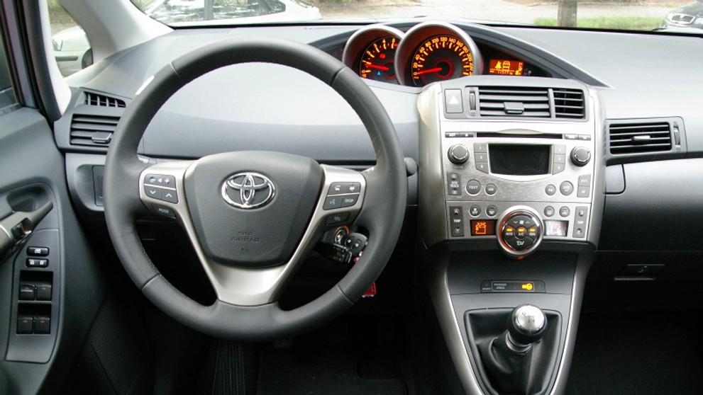 Toyota Verso-13