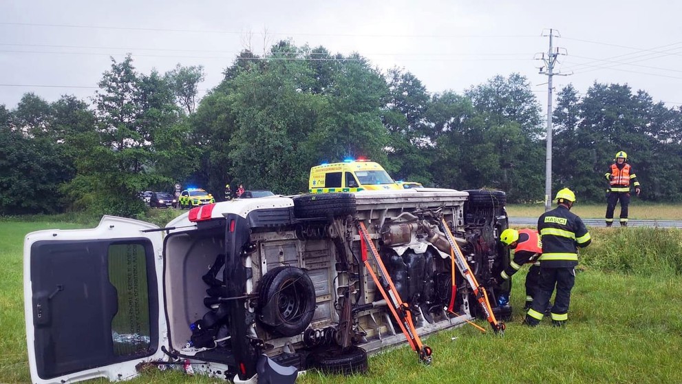 Dopravní nehoda mezi Zálužím a Horní Břízou (6)