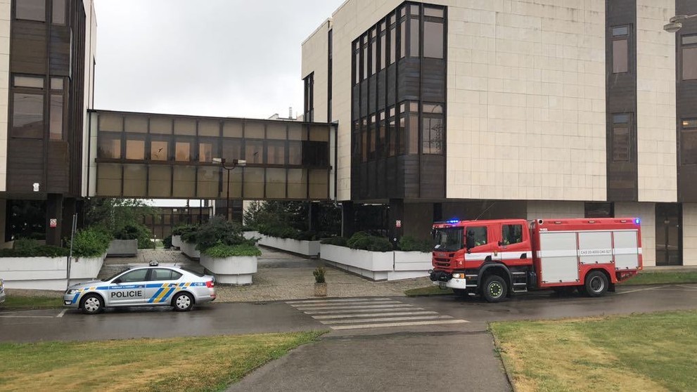 Ohlášení bomby v areálu Vysoké školy ekonomické v Praze - 1