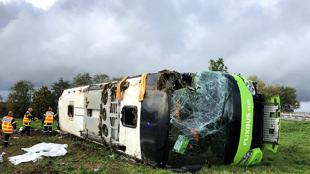 Nehoda FlixBus ve Francii - 1
