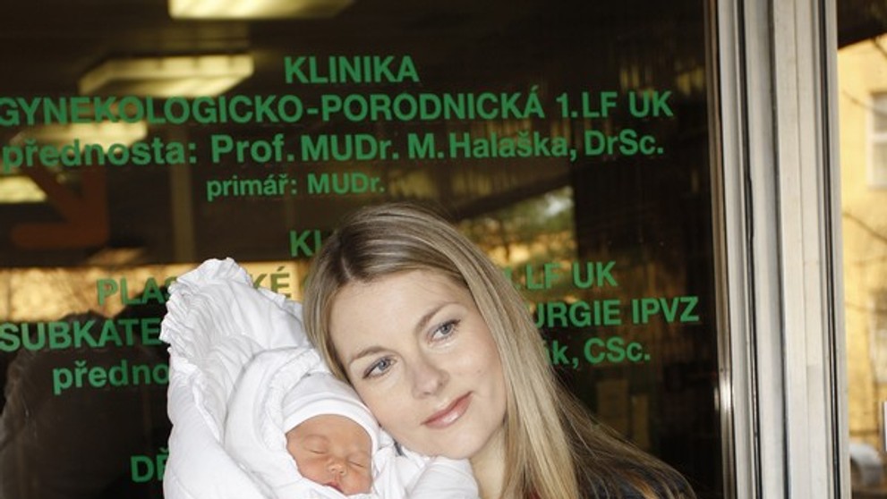 Karla Mráčková opustila porodnici-4