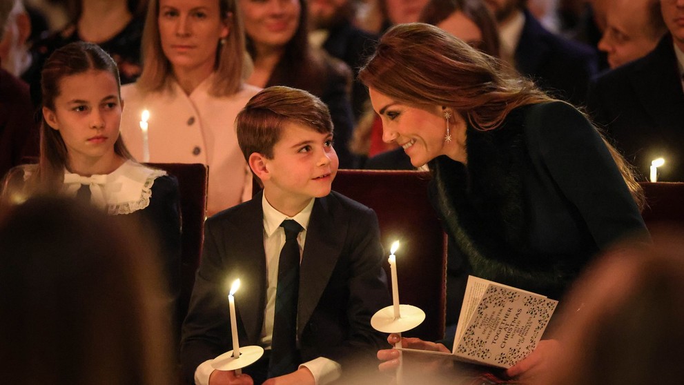 Princ Louis a princezna Kate na vánoční bohoslužbě