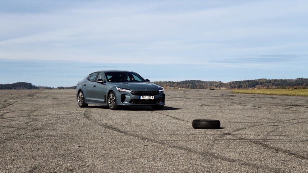 Kia Stinger - 34