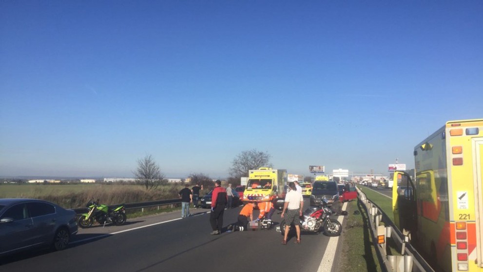 Dopravni nehoda motorky a osobniho vozu - 3