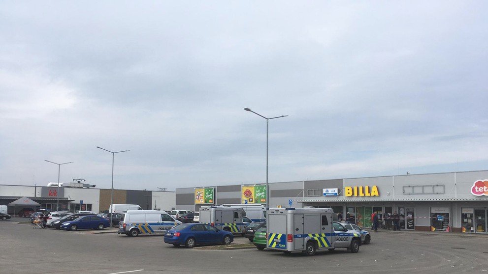 Krádež celého bankomatu v Šestajovicích - 1