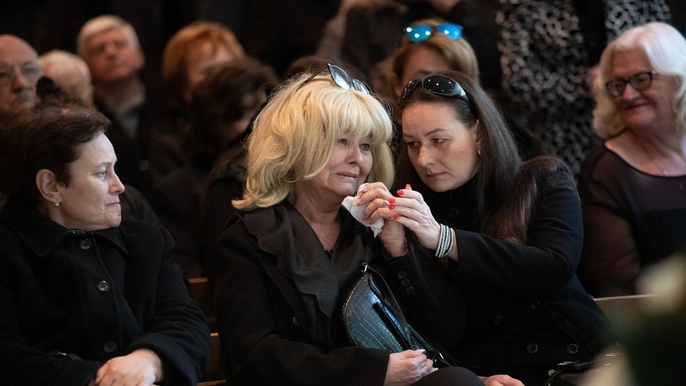 Mária Grúňová na pohřbu svého muže Dušana Grúňa