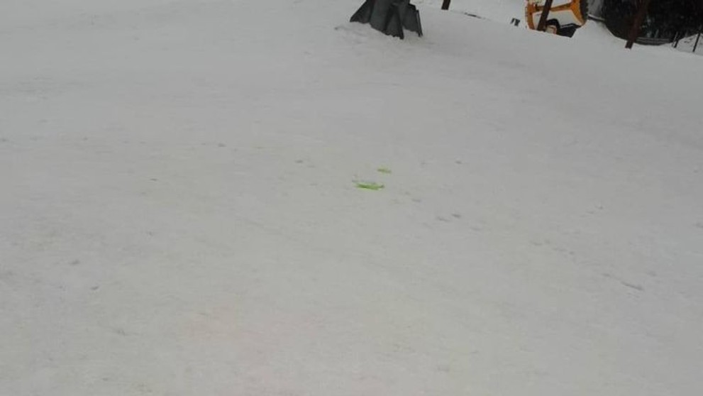 Nepořádek na sjezdovce ve sportovním areálu Klíny - 2