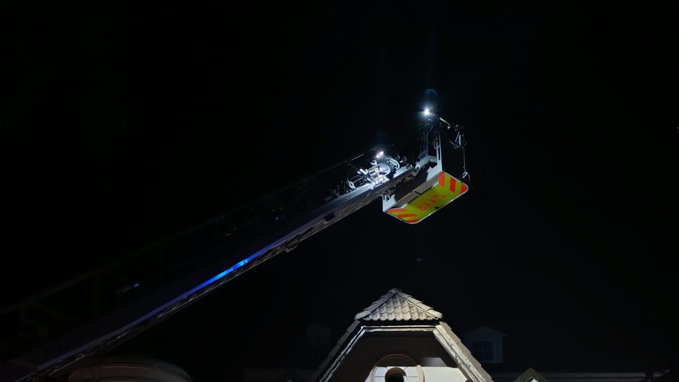 Část stropu hotelu v obci Čeladná se zřítila (1)